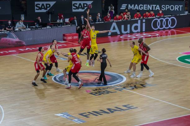 名单背后的 名单背后的